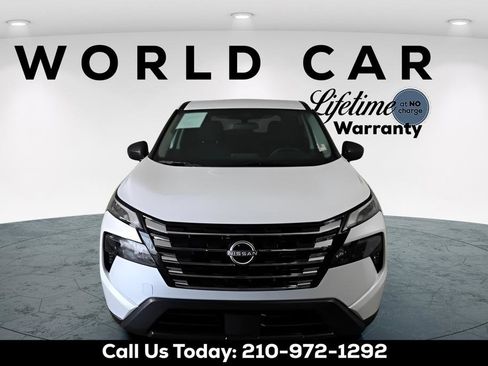 Used 2025 Nissan Rogue S FWD image 2