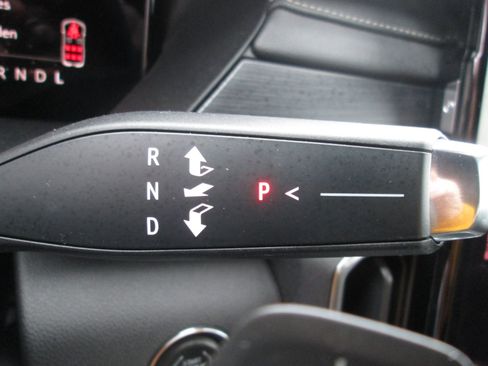 Certified 2025 GMC Acadia Elevation image 18