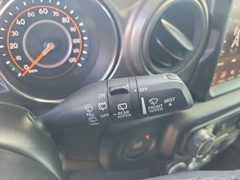 Used 2022 Jeep Wrangler Sport AWD/4WD image 27