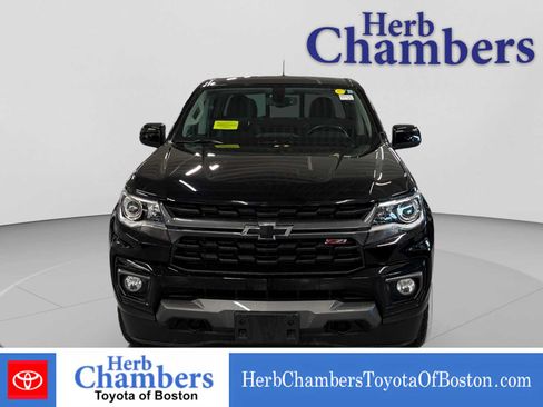 Used 2022 Chevrolet Colorado Z71 AWD/4WD image 2