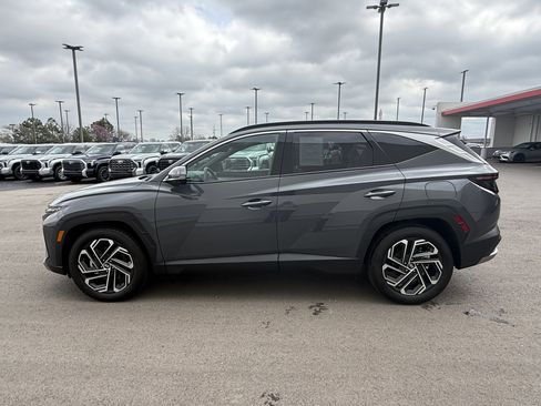 Used 2025 Hyundai Tucson Limited image 16