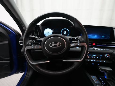 Used 2024 Hyundai Elantra Limited FWD image 4