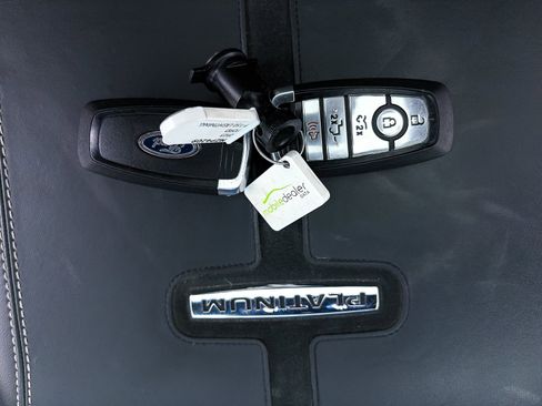 Used 2023 Ford F150 Lightning Platinum image 40