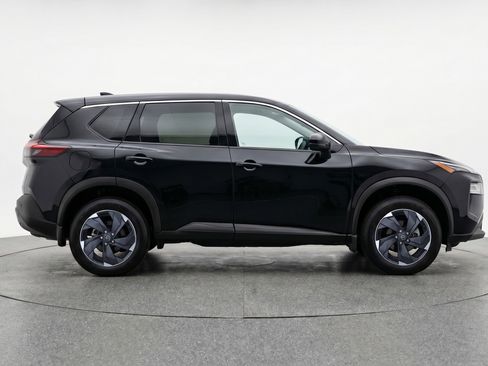 Used 2025 Nissan Rogue SV AWD/4WD image 11