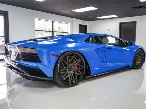 Used 2018 Lamborghini Aventador S AWD/4WD image 7