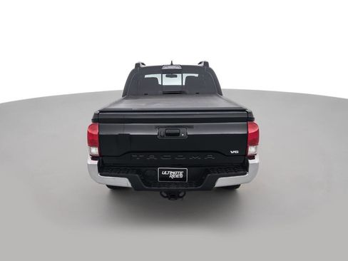 Used 2017 Toyota Tacoma SR5 image 6