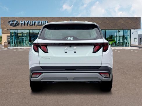 New 2026 Hyundai Tucson SE image 6