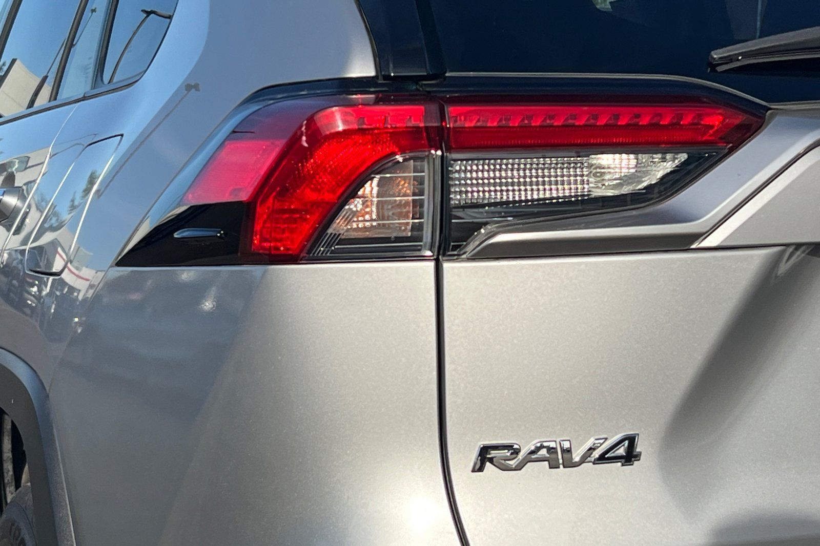 Used 2019 Toyota RAV4 Limited w/ Carpet Mat Package AWD/4WD image 28