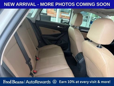 Used 2019 Volkswagen Jetta SE w/ Cold Weather Package FWD image 10