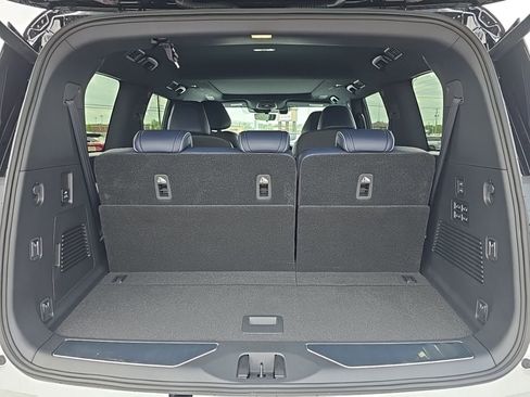 New 2026 INFINITI QX80 4WD image 41