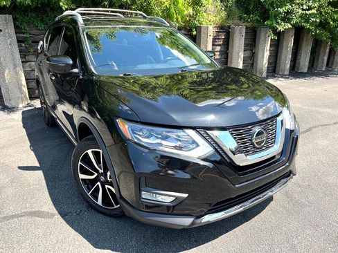 Used 2018 Nissan Rogue SL w/ Premium Package image 3