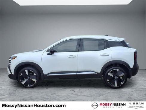 New 2026 Nissan Kicks SR w/ SR Premium Package image 5