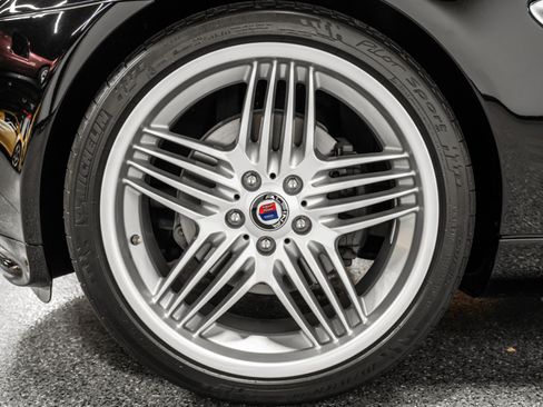 Used 2003 BMW Z8 RWD image 9
