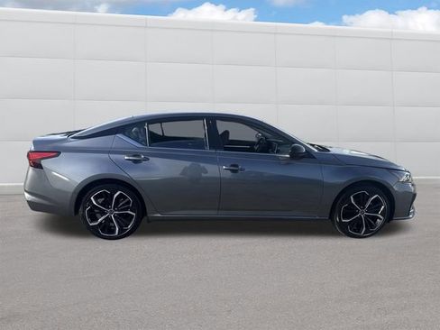 Used 2023 Nissan Altima 2.5 SR image 11