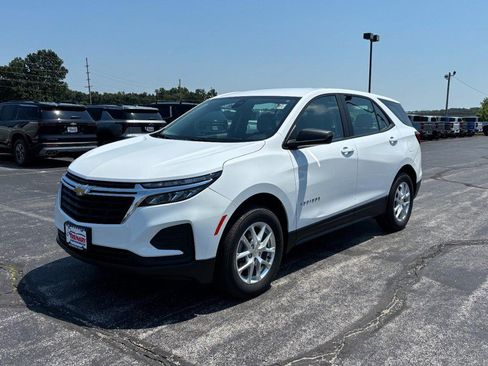 Used 2023 Chevrolet Equinox LS image 8
