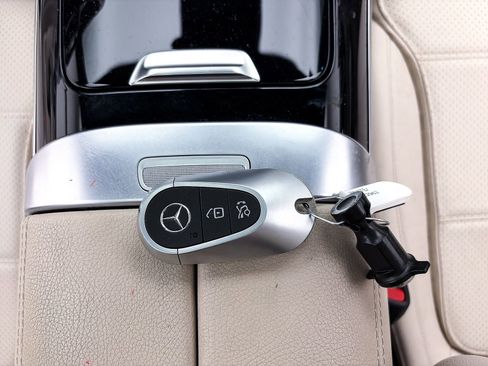 Used 2023 Mercedes-Benz GLC 300 image 26