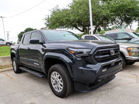 Certified 2025 Toyota Tacoma SR5 w/ SR5 Upgrade Package AWD/4WD image 6