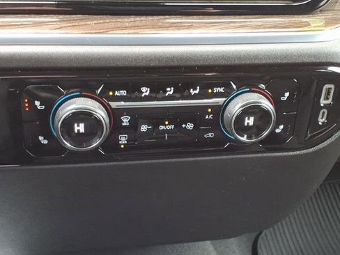 Used 2023 Chevrolet Silverado 1500 RST image 23