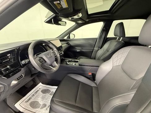 Used 2025 Lexus RX 350 Premium w/ Convenience Package FWD image 18