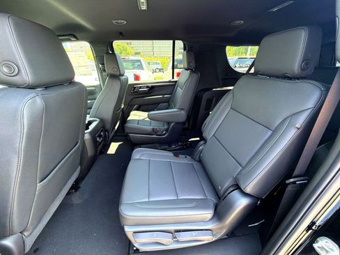 New 2026 Chevrolet Suburban LT w/ Comfort Package AWD/4WD image 24