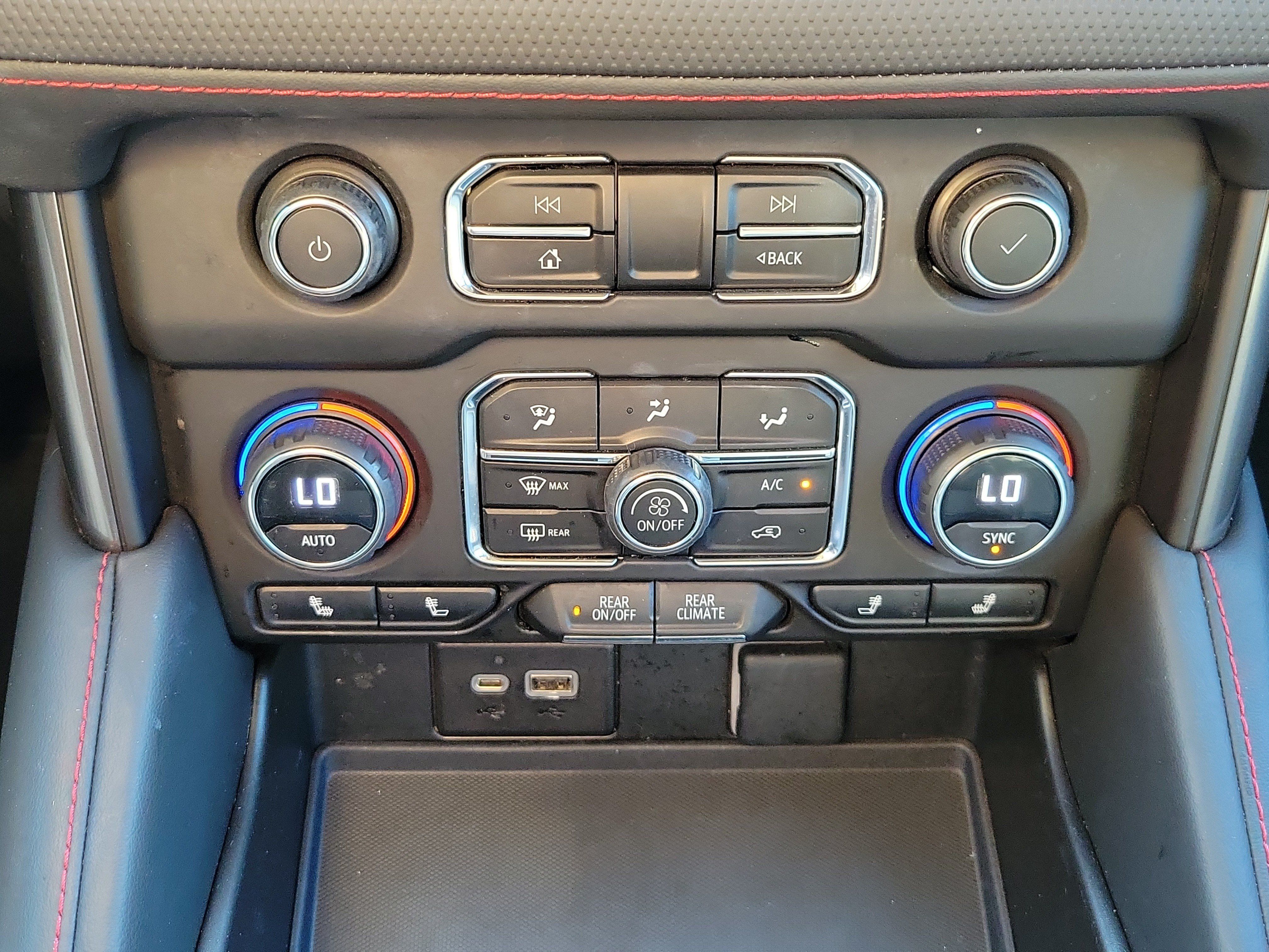 Used 2023 Chevrolet Suburban RST RWD image 33