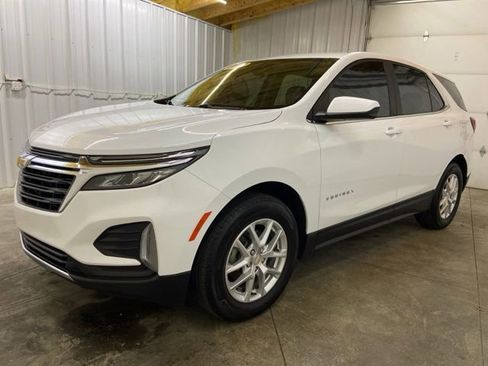 Used 2023 Chevrolet Equinox LT FWD image 3