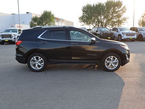 Used 2020 Chevrolet Equinox Premier AWD/4WD image 8