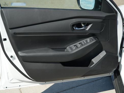 Used 2025 Honda Accord Sport image 13