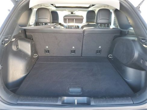 Used 2021 Jeep Cherokee Limited image 32