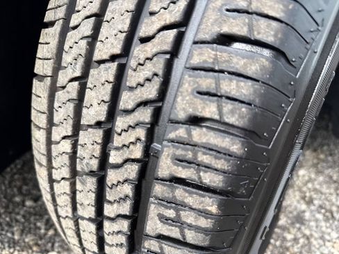 Used 2018 Chrysler Pacifica Touring-L FWD image 17