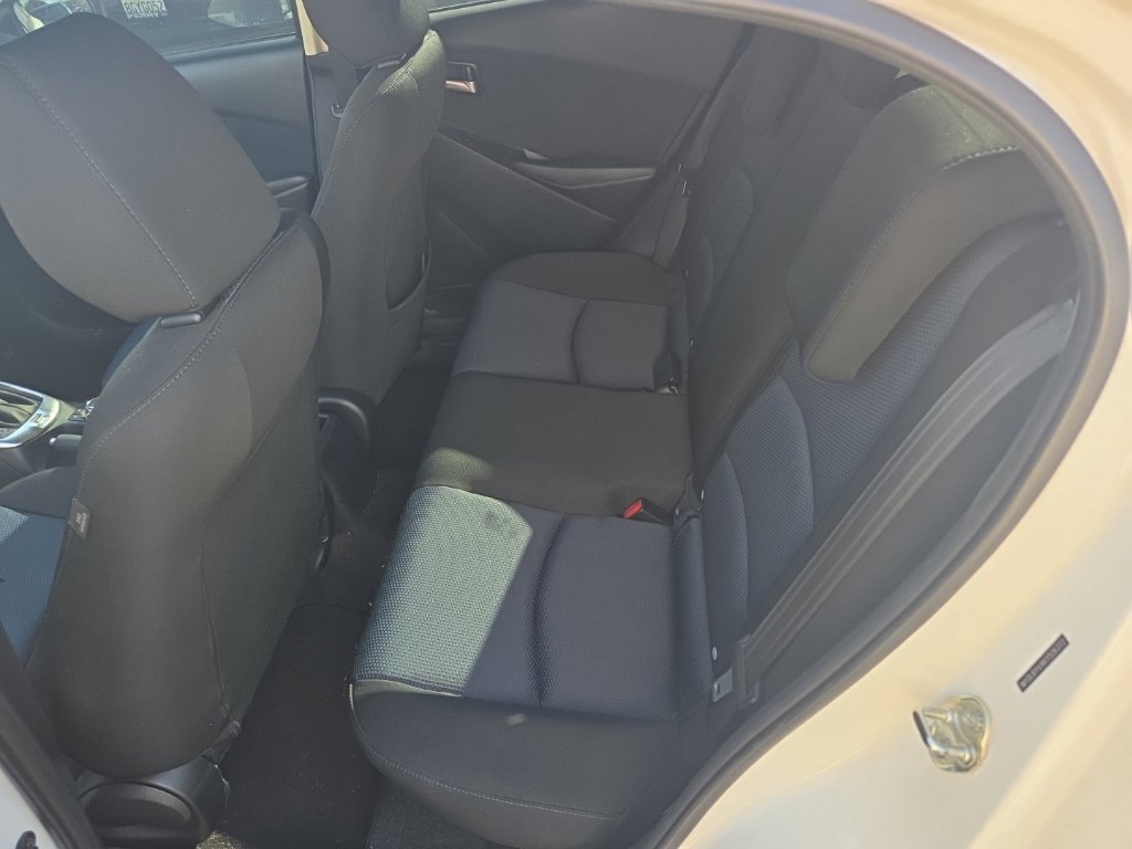 Used 2019 Toyota Yaris LE FWD image 11