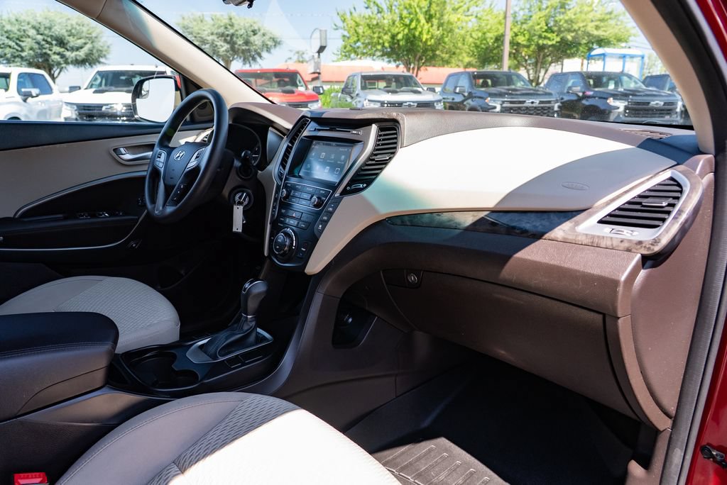 Used 2018 Hyundai Santa Fe SE AWD/4WD image 30