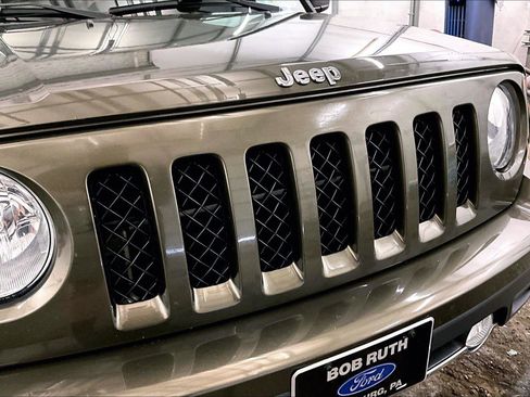 Used 2016 Jeep Patriot High Altitude image 30