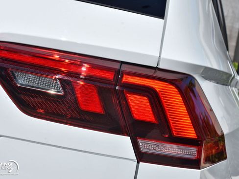 Used 2021 Volkswagen Tiguan SE R-Line image 19