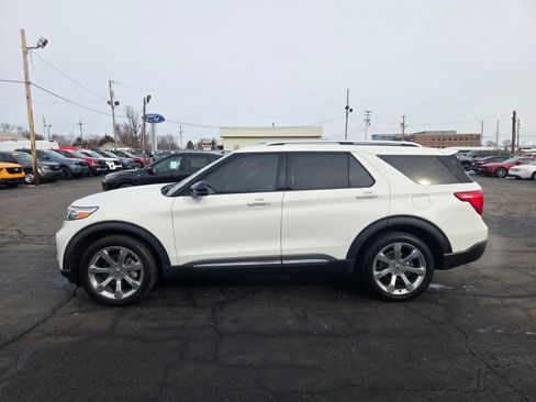 Used 2020 Ford Explorer Platinum w/ Premium Technology Package image 6