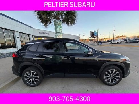 Used 2022 Toyota Corolla Cross XLE image 16