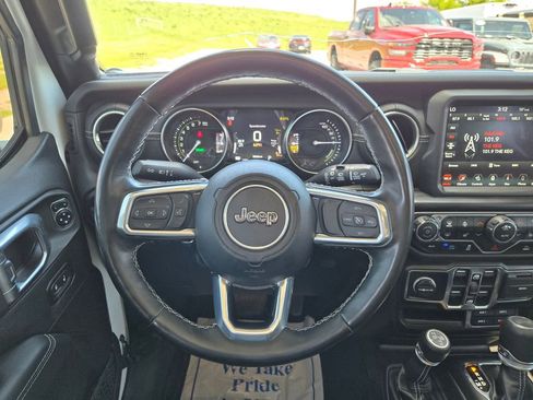 Used 2023 Jeep Wrangler Unlimited Sahara w/ Cold Weather Group AWD/4WD image 18