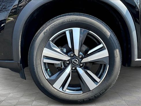 Used 2024 Nissan Rogue SL AWD/4WD image 33