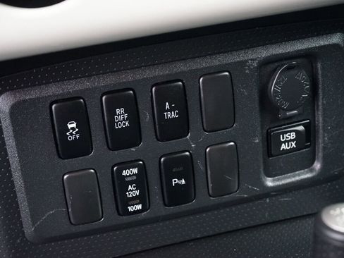 Used 2014 Toyota FJ Cruiser 4WD image 16