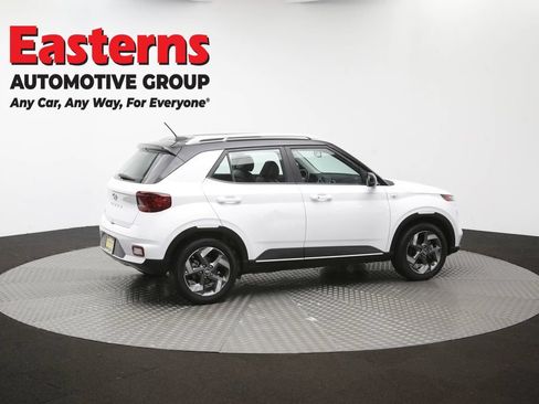 Used 2025 Hyundai Venue Limited FWD image 42