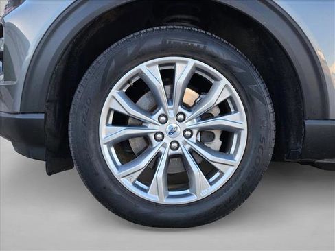 Used 2023 Ford Explorer Limited w/ Equipment Group 301A image 25