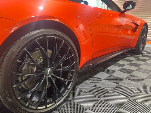 Used 2023 Aston Martin V8 Vantage ROADSTER image 17