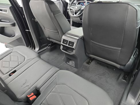 New 2026 Volkswagen Atlas Cross Sport SE FWD image 11