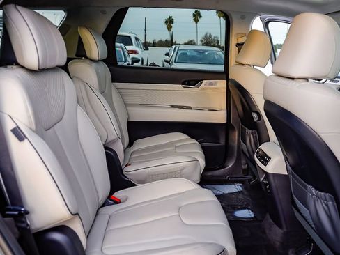 Used 2024 Hyundai Palisade Calligraphy image 23