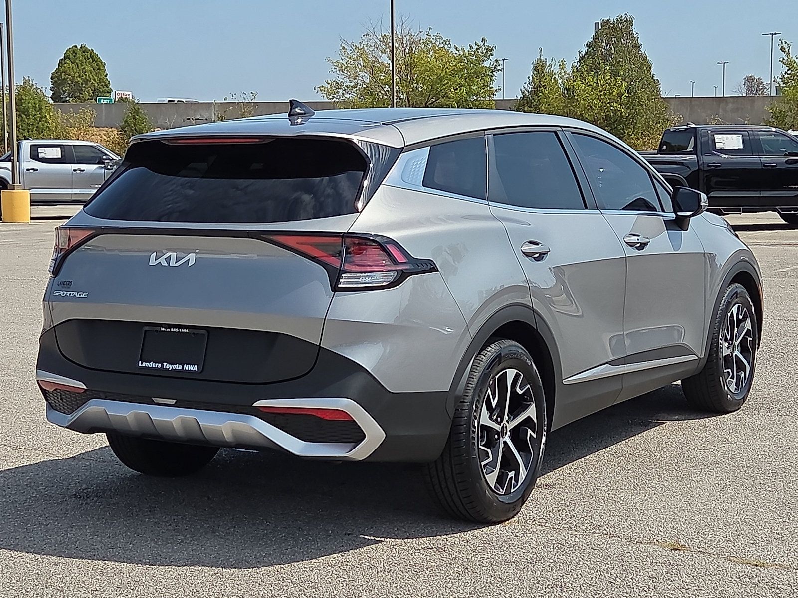 Used 2024 Kia Sportage EX FWD image 5