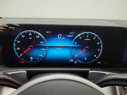 Used 2022 Mercedes-Benz GLB 250 image 11