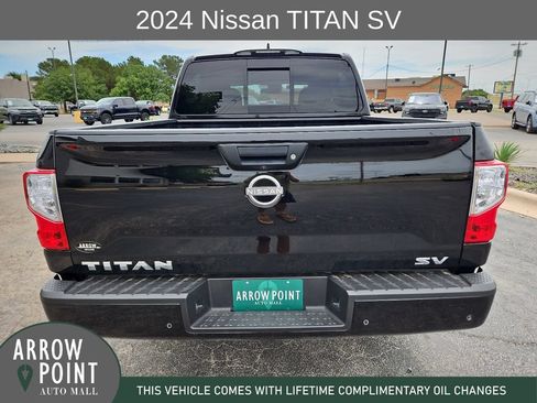 Used 2024 Nissan Titan SV RWD image 10