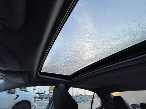 Used 2021 Toyota Camry SE w/ Cold Weather Package image 27