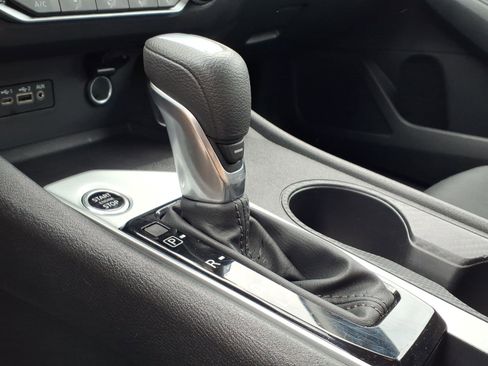 Used 2025 Nissan Altima 2.5 SV FWD image 16