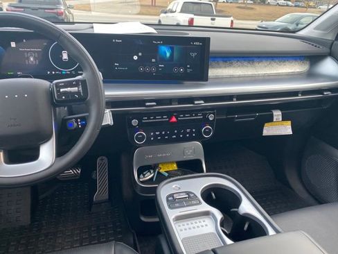 Certified 2026 Hyundai Ioniq 9 Calligraphy w/ Tow & Go Package image 19